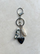 Load image into Gallery viewer, Keychains | Heart of the Ocean
