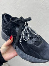 Load image into Gallery viewer, Shoe Charm | Chrome Bow
