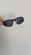 Load and play video in Gallery viewer, Leonis | Black Sunglasses
