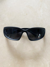 Load image into Gallery viewer, Speedy | Black Sunglasses
