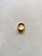Load image into Gallery viewer, Gold | Signet Ring
