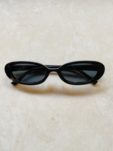 Load image into Gallery viewer, Luna | Black Sunglasses
