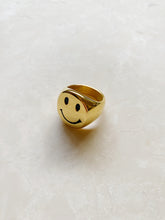 Load image into Gallery viewer, Gold | Smiley Ring
