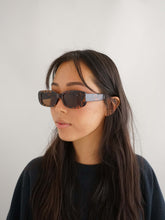 Load image into Gallery viewer, Moody | Leo Sunglasses
