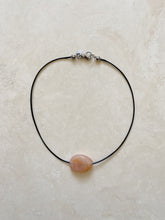 Load image into Gallery viewer, Choker | Peaches Necklace
